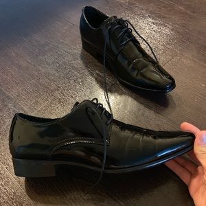 Mens’s 11 Franco Vanucci patentleather dress shoes